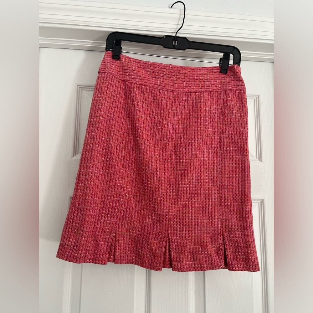 Nanette Lepore sz 6 midi skirt, woven cotton, fully lined, rose buttons.